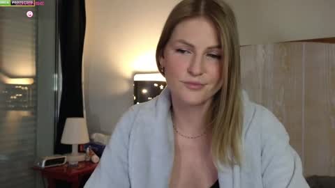 Snapshot of misslucci chatting on 03.07.25 Misslucci online show from 03.07.25