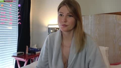 Snapshot of misslucci chatting on 03.10.25 Misslucci online show from 03.10.25