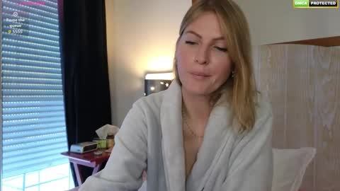 Snapshot of misslucci chatting on 09.18.25 Misslucci online show from 09.18.25