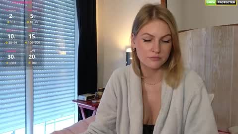 Snapshot of misslucci chatting on 09.22.25 Misslucci online show from 09.22.25