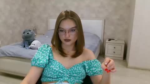 Snapshot of missmariat chatting on 01.17.25 OneGoddess online show from 01.17.25