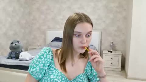 Snapshot of missmariat chatting on 02.07.25 OneGoddess online show from 02.07.25