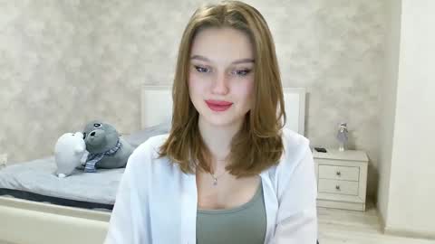 Snapshot of missmariat chatting on 02.11.25 OneGoddess online show from 02.11.25