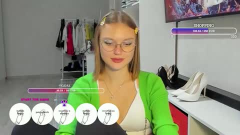 Snapshot of missmariat chatting on 11.12.25 OneGoddess online show from 11.12.25