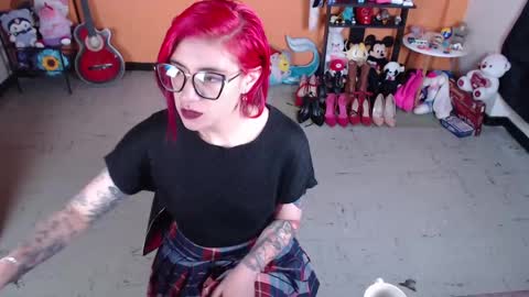 Miss Mia online show from 01.28.25