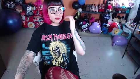 Miss Mia online show from 10.12.25