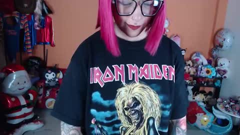 Miss Mia online show from 12.15.25