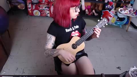 Miss Mia online show from 02.11.26