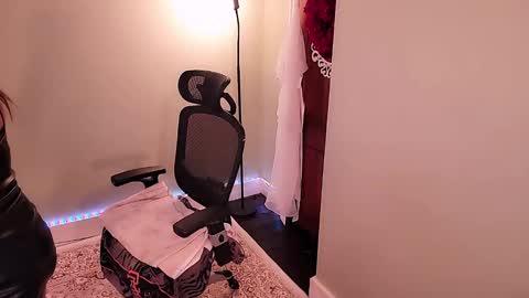 Mina online show from 12.02.24