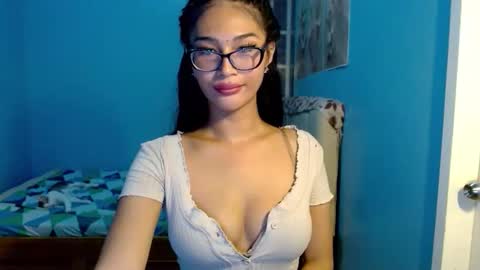 missminervaa online show from 05.11.26