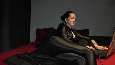   online show from 05.12.26