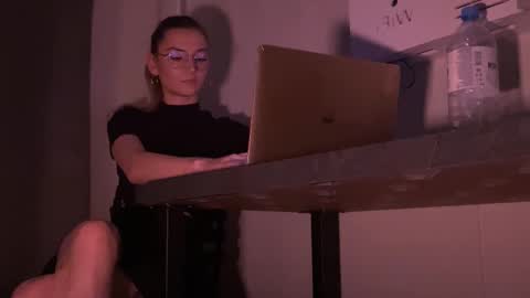 Snapshot of missmiroslava chatting on 03.04.26 missmiroslava online show from 03.04.26