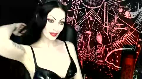 MissMoonDoll online show from 02.23.26