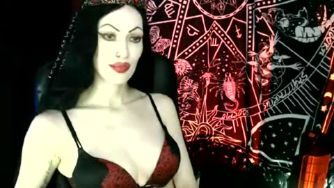 MissMoonDoll online show from 04.26.26
