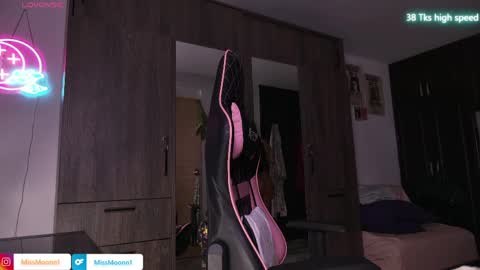 MissMoon online show from 04.15.26