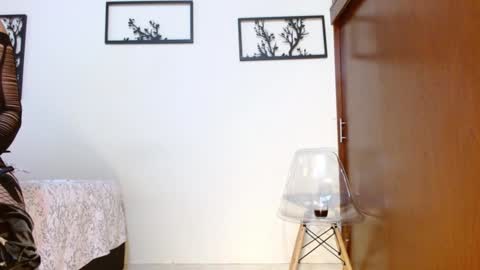 Snapshot of misspandora_ chatting on 01.25.25 Tell me Pandora online show from 01.25.25