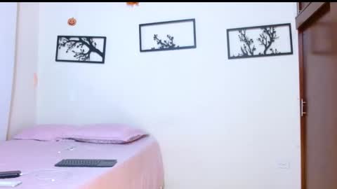 Snapshot of misspandora_ chatting on 02.13.25 Tell me Pandora online show from 02.13.25