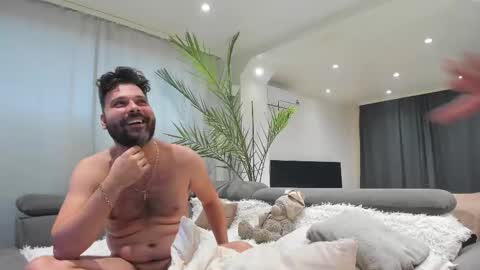 Jennifer  Johnny online show from 11.05.25