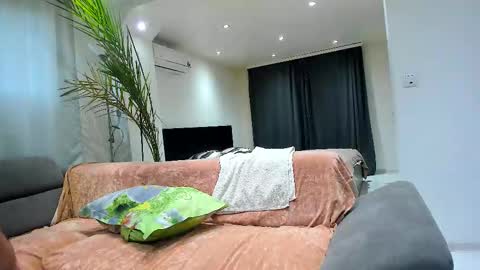 Jennifer  Johnny online show from 02.15.26