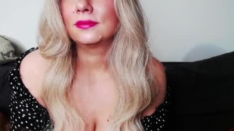 Missqueen1416 online show from 03.10.25