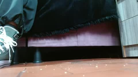 TELL ME MISS online show from 03.05.25