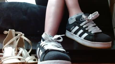 TELL ME MISS online show from 04.01.26