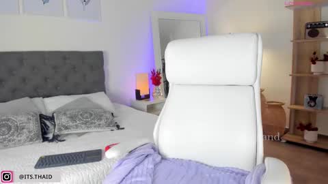 Fernanda Davila online show from 02.11.25