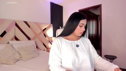 Fernanda Davila online show from 10.02.25