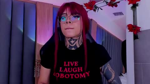 Snapshot of misstomie_ chatting on 03.01.25 Tomiehelp me get to 100 thumbs up online show from 03.01.25