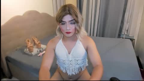 Snapshot of misstress_kyrie chatting on 10.12.25 K Y R I E online show from 10.12.25