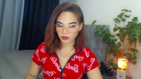 misstrishontop online show from 02.09.25