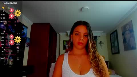 Snapshot of missvalery1 chatting on 05.29.26 missvalery1 online show from 05.29.26