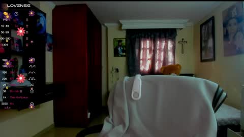 Snapshot of missvalery1 chatting on 05.30.26 missvalery1 online show from 05.30.26