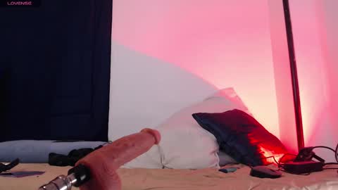 Snapshot of missvenuss chatting on 02.17.25 IG MISSVENUSS1 online show from 02.17.25