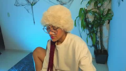 Snapshot of missvenuss chatting on 10.21.25 IG MISSVENUSS1 online show from 10.21.25