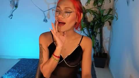 Snapshot of missvenuss chatting on 10.29.25 IG MISSVENUSS1 online show from 10.29.25