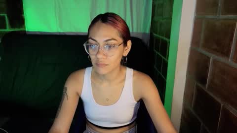 Snapshot of missvenuss chatting on 12.17.25 IG MISSVENUSS1 online show from 12.17.25