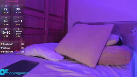 Snapshot of missvioleta_ chatting on 01.14.25 Violetta online show from 01.14.25