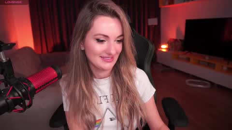 Snapshot of misswiney chatting on 01.21.25 Winey online show from 01.21.25