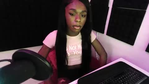 Snapshot of missymixingmiss chatting on 02.27.25 lauren online show from 02.27.25