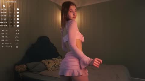 Snapshot of mist_mia chatting on 03.14.26 Mia online show from 03.14.26