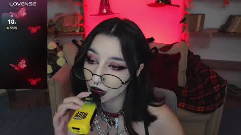 Snapshot of mistress__marcelline chatting on 10.17.25 Marcelline online show from 10.17.25