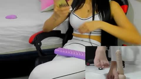 Snapshot of mistress_findom chatting on 09.10.25 mistress_findom online show from 09.10.25