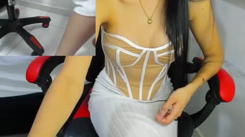 Snapshot of mistress_findom chatting on 09.12.25 mistress_findom online show from 09.12.25