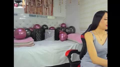 Snapshot of mistress_findom chatting on 10.29.25 mistress_findom online show from 10.29.25