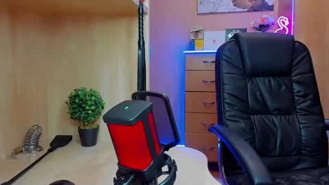 Mistress Kristi online show from 02.06.25