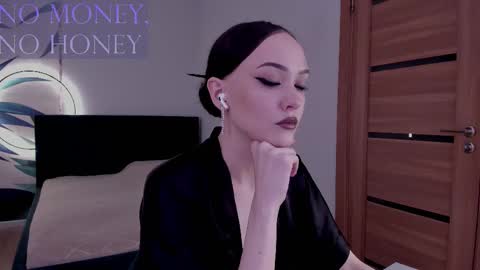 Mistress Mia online show from 12.02.25