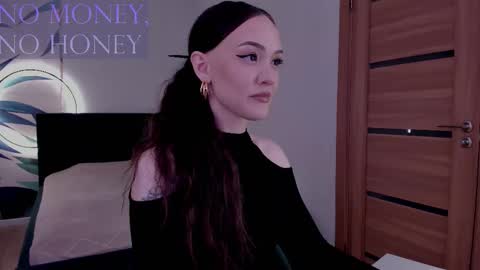 Mistress Mia online show from 12.20.25