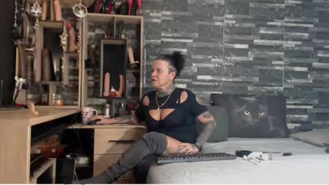 Snapshot of mistress_mirybossy chatting on 12.11.24 Mistress Mirybossy online show from 12.11.24