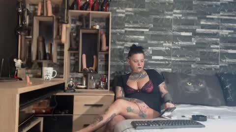 Snapshot of mistress_mirybossy chatting on 02.11.25 Mistress Mirybossy online show from 02.11.25